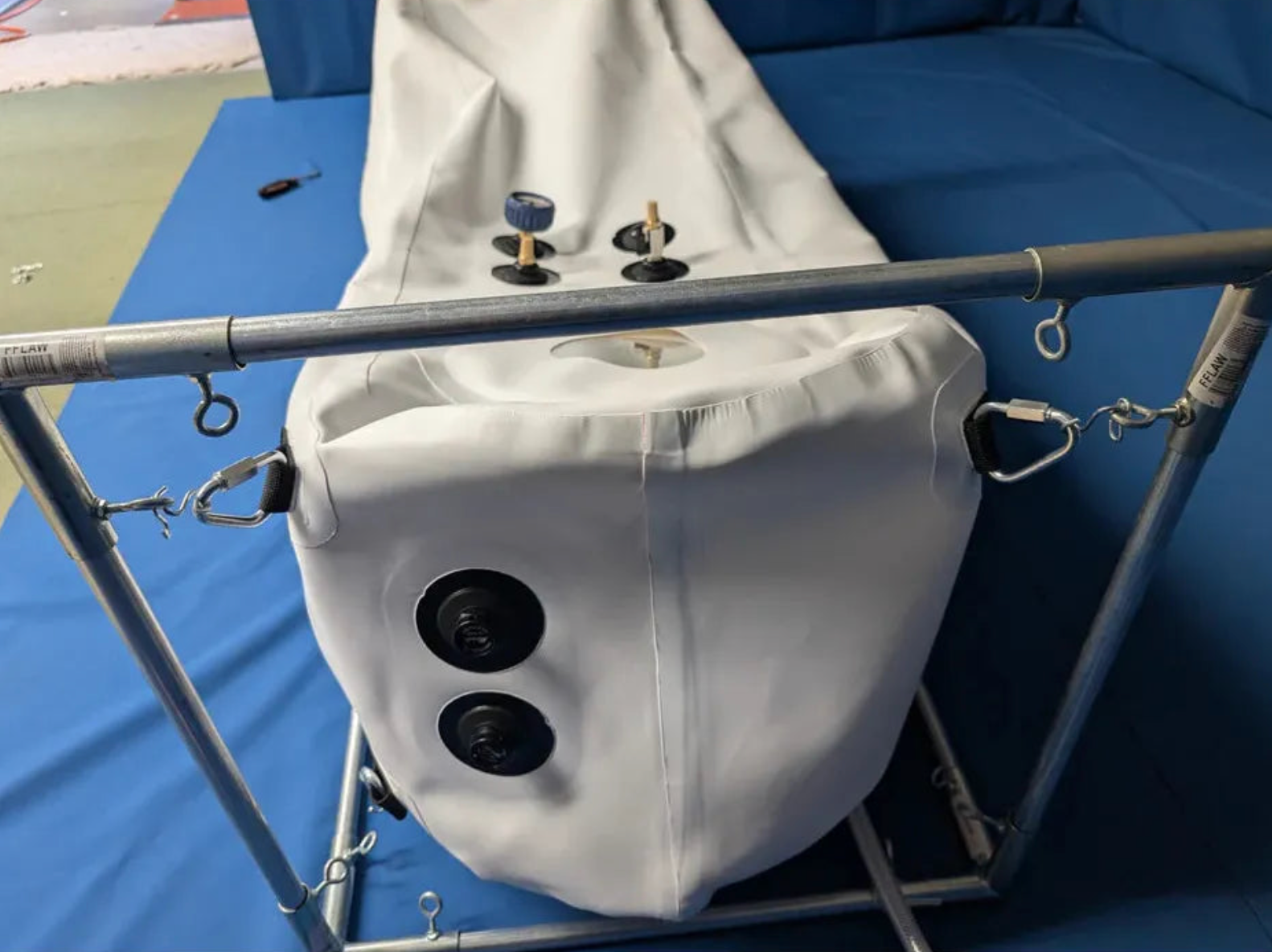 Newtown Hyperbarics C4-27 Hyperbaric Chamber for Home, Office, and Clinical Use in White