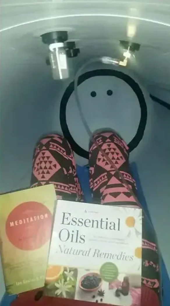 Newtown Hyperbarics C4-27 Hyperbaric Chamber for Home, Office, and Clinical Use in White